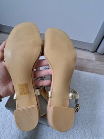 Béžovo-zlaté sandále - 4