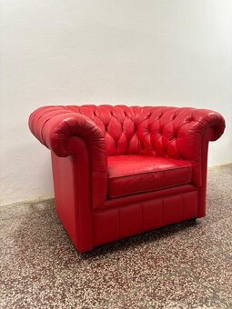 CHESTERFIELD ŠTÝL,KOŽENÁ SEDAČKA NEROZŤAHOVACIA 2+1+TABURET - 4