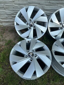 Originál disky VW Golf8,Octavia 5x112 r17 - 4