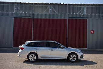 🚘 ŠKODA OCTAVIA COMBI 2.0TDI EXECUTIVE DSG | 1. MAJITEL | O - 4