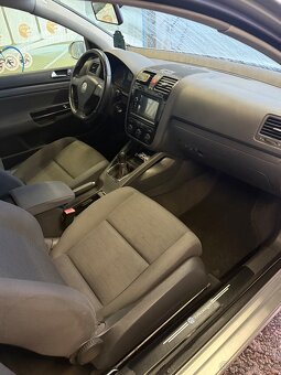 Predam Volkswagen golf 5 1.6 fsi benzín - 4