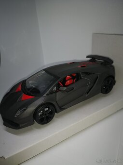 Predám zberateľský model auta Lamborghini Sesto Elemento - 4