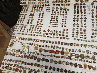 Predám rôzne odznaky 3000+ kus - 4