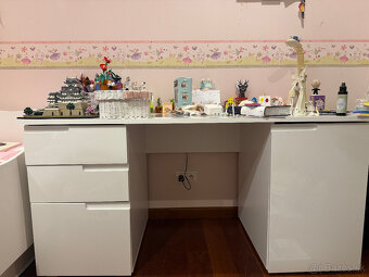 Detská posteľ, komoda, stôl a stolička - 4