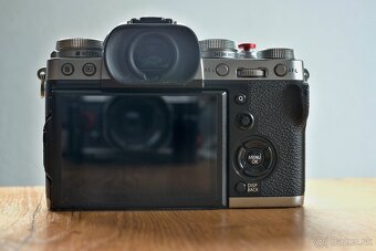Predám fotoaparát Fujifilm XT3+príslušenstvo - 4