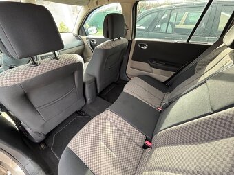 Renault Megane 1.9 TDI grandtour - 4