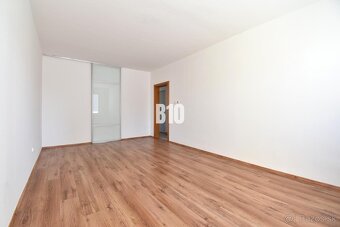 Priestranný 4 izbový byt na dobrej adrese - 4