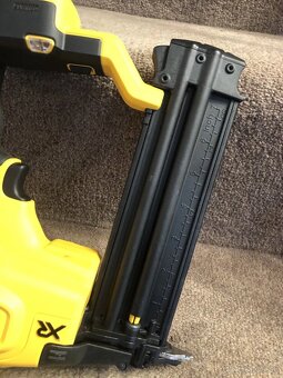 Nová Aku hřebíkovačka DeWALT DCN680(bez bat. a nab.) - 4