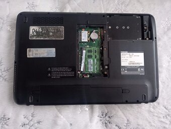 predám na diely notebook Toshiba satellite L750 - 4