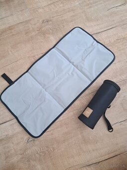 Prebalovacia podložka + obal na fľašku - 4