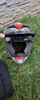Predam motocross helmu . - 4