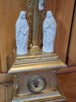 Starý oltár s hodinami - 4