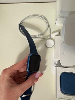 Apple Watch Series 7 – 45 mm, modré - 4