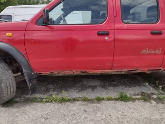 Nissan Double Cab 4WD - 4