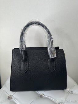 guess cierna kabelka - 4