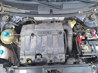 Fiat Stilo 1,6 1,9jtd rozpredám - 4