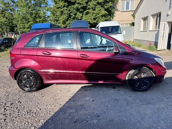 Mercedes Benz B180 - 4