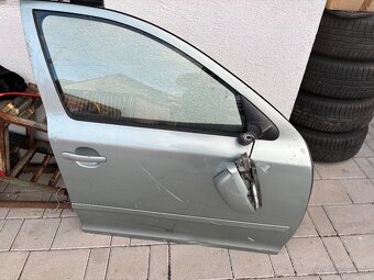 DVERE ŠKODA OCTAVIA 2 SEDAN ZADNÝ KUFOR - 4