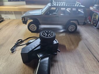 Jeep cherokee 1:12  rc - 4
