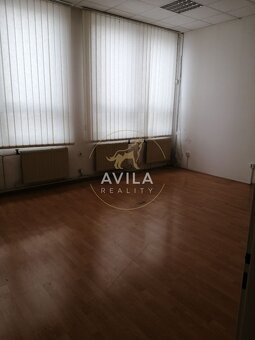 PREDAJ: obchodné priestory - 4