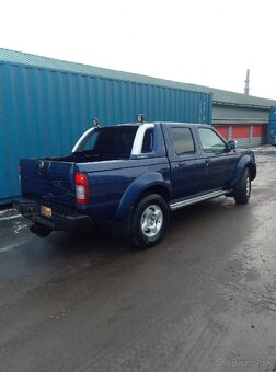 Nissan Navara D22 - 4