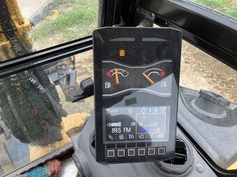 CAT 302.7CR - 4