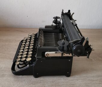 Starožitný skladací písací stroj ERIKA model 4 z roku 1927 - 4