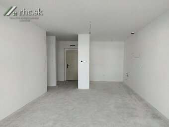 MODERNÝ 3 IZB BYT S BALKÓNOM - HVIEZDOSLAVOVA, STROPKOV - 4
