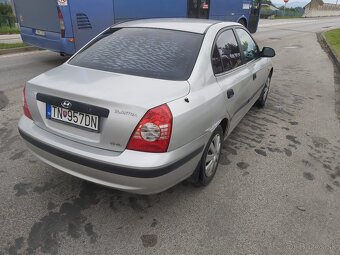 Hyundai Elantra 1.6i 16V Comfort - 4