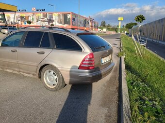 Mercedes - 4