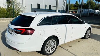 INSIGNIA SPORTS TOURER SW - 4