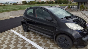 Peugeot 107 1.0 - 4