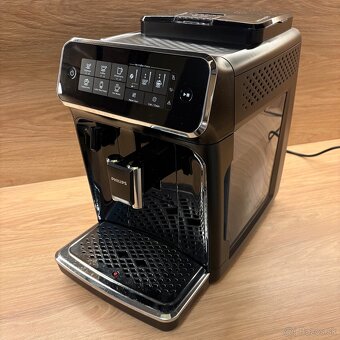 Automatický kávovar Philips LatteGo 3200 - 4