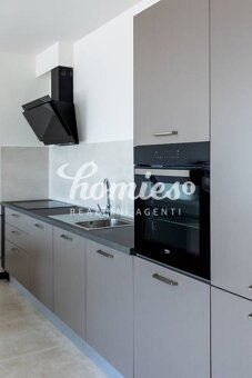 PRENÁJOM 3 izbový luxusný byt v úplnom v centre Nitry s park - 4