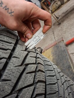 Predám 4ks zimné gumy aj s diskami 205/55R16 - 4
