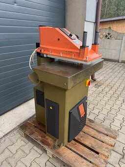 Atom SE 16 vysekávací stroj Hydraulická řezačka Svit Sandt - 4