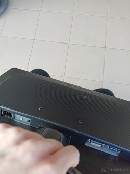 Monitor Benq cierny leskly 22'' PREDANY - 4