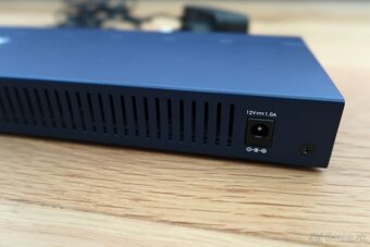 Predám switch Netgear ProSafe GS116 v2 - 4