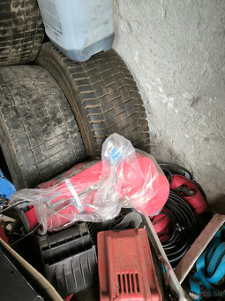 predam pneu Continental 265/70 R 17,5 najazdenych 5000km - 4