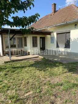 Na predaj: Starší rodinný dom s potenciálom, Mojmírovce pri - 4