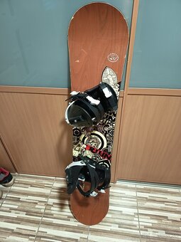 Predám snowboard a topánky - 4