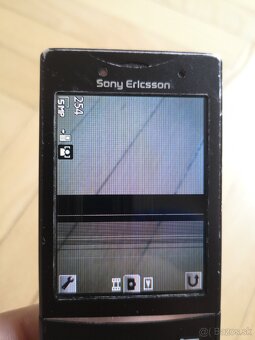 Sony Ericsson J20i poškodený LCD na ND - 4