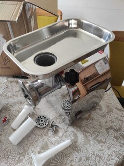 Elektrický mlynček na mäso profi gastro - 4