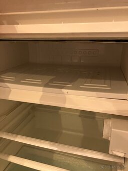 Malá chladnička s mrazákom Gorenje - 4