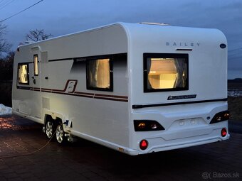 🔱 Anglicky karavan Bailey Unicorn Segovia rok 2018/19 | A - 4