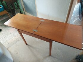 Predám retro drevený rozťahovací stolík - 4