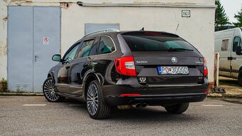Škoda Superb Combi 2.0 TDI DSG Laurin&Klement - 4