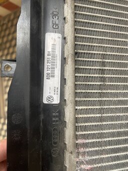 Predám originálny chladič vody (radiátor) OEM 8D0121251BH - 4