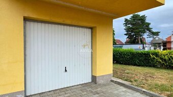 PREDAJ: Priestranný 4-izb byt, 2 balkóny, garáž_Nové Mesto n - 4