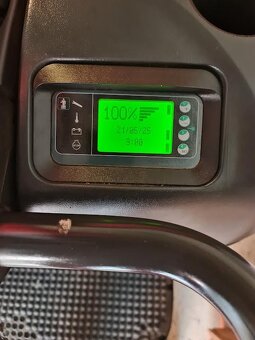 Predám ručne vedený elektrický paletový vozík LINDE - T20 - - 4